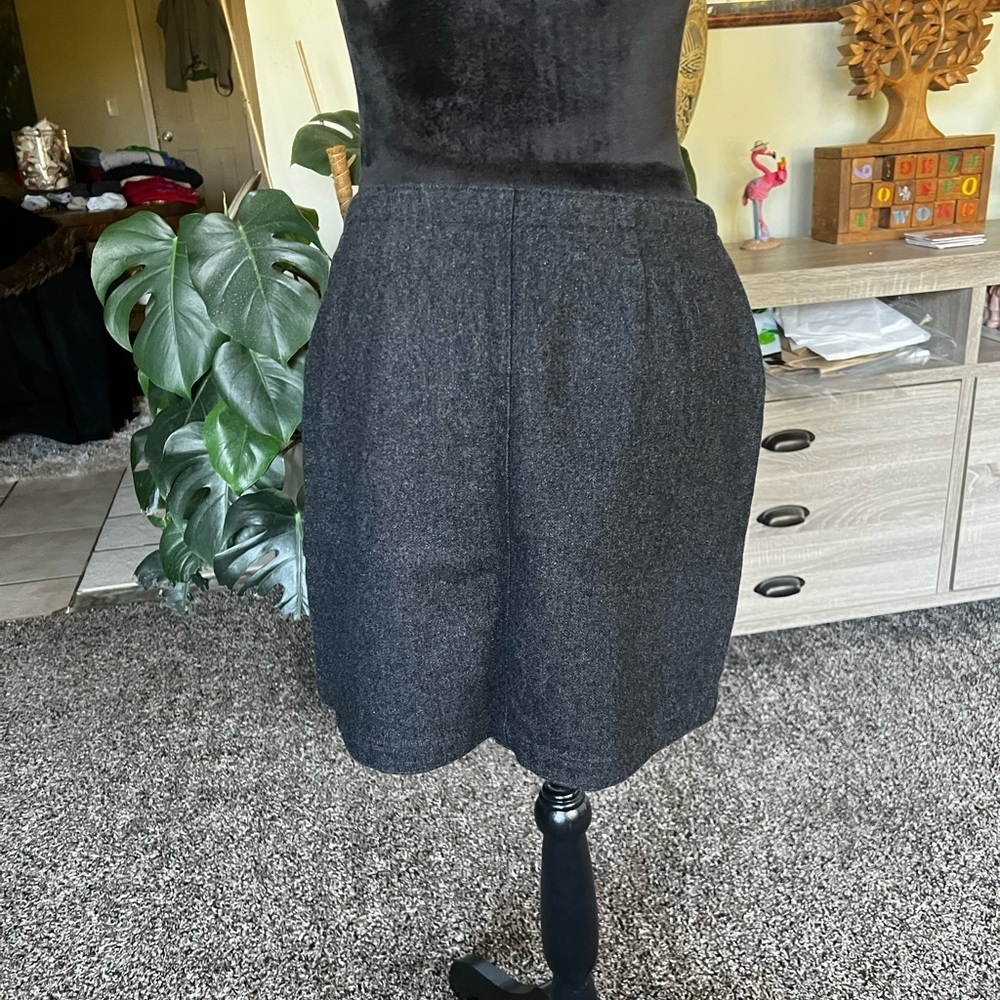 GAP Dark Gray Mini Skirt - Picture 4 of 7